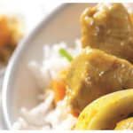 Curry de porc à la noix de coco avec coriandre fraîche